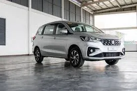 Chauffeur avec véhicule  Suzuki Ertiga 7 places
