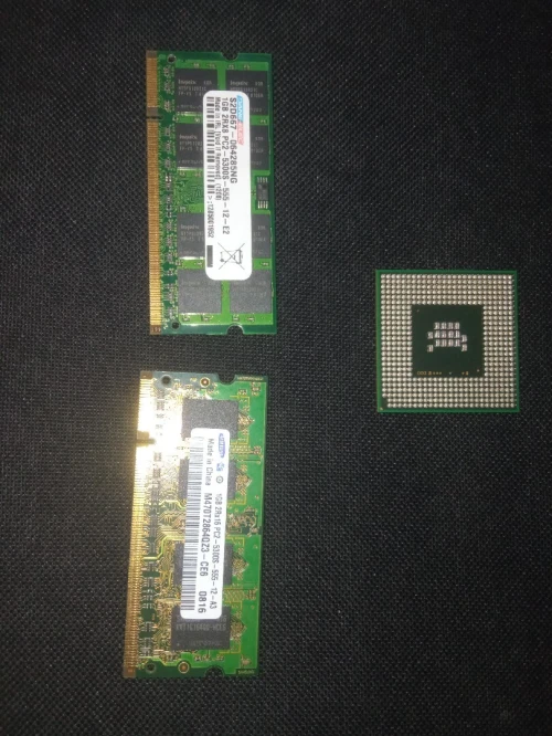 processeur intel core et 2 Barrettes RAM 1Go DDR2 pour Laptop