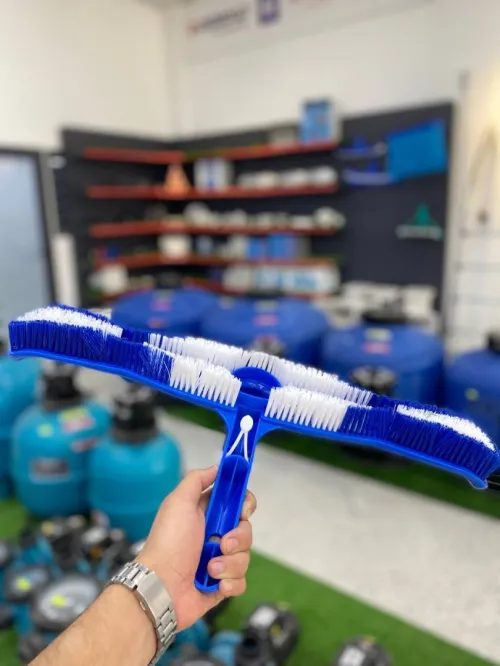 Produits et Outils d'entretien Piscine ( PH Moins, Chlore choc, Action 10, liquide anti-algue)
