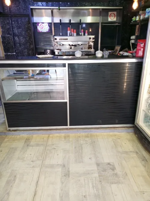 Comptoir avec présentoir frigo , arrière bar , garde chaud