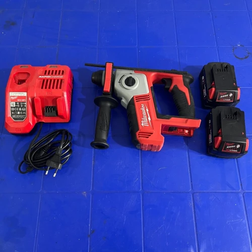 Lots Milwaukee M18 5.0ah