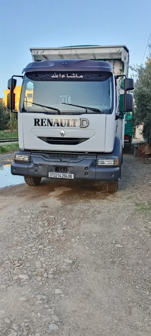 Renault Midlum 210 2004
