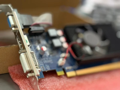  Carte Graphique HD7450  2GB GDDR3 