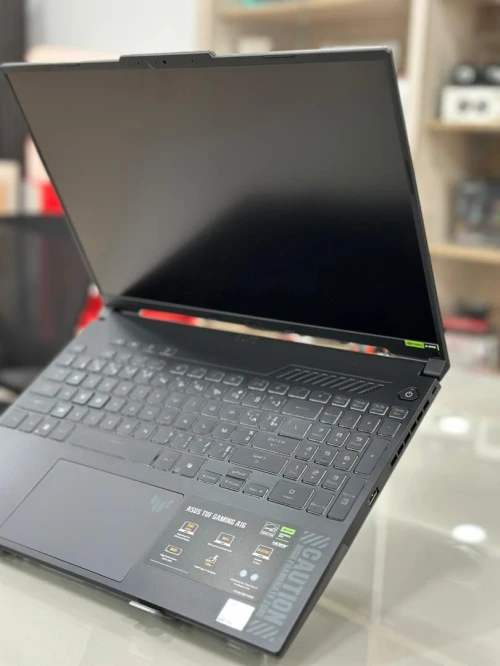 LAPTOP ASUS GAMER TUF GAMING A16 / RYZEN 7 7445HS / 16GB / 512GB SSD / RTX 4050 6G / 16' FHD / NEUF