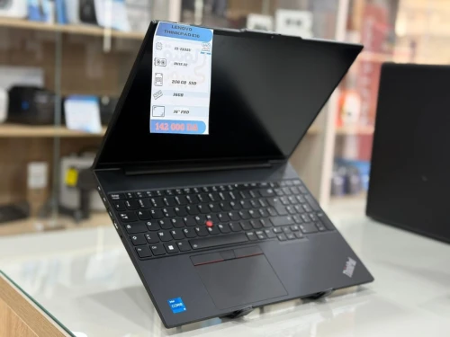 Lenovo Thinkpad E16  i5-1335U/256G SSD/16G RAM /empreintes/AZERTY /Win11Pro / 16" FHD