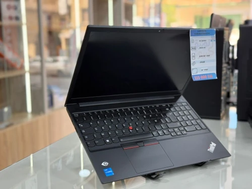 Lenovo Thinkpad E15 i5-1235U/256G SSD/24G RAM /AZERTY /Win11Pro / 15.6" FHD/ OCCASION /ETAT10/10