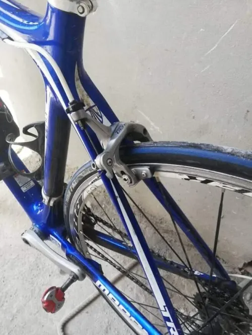 Vélo course trak carbone 