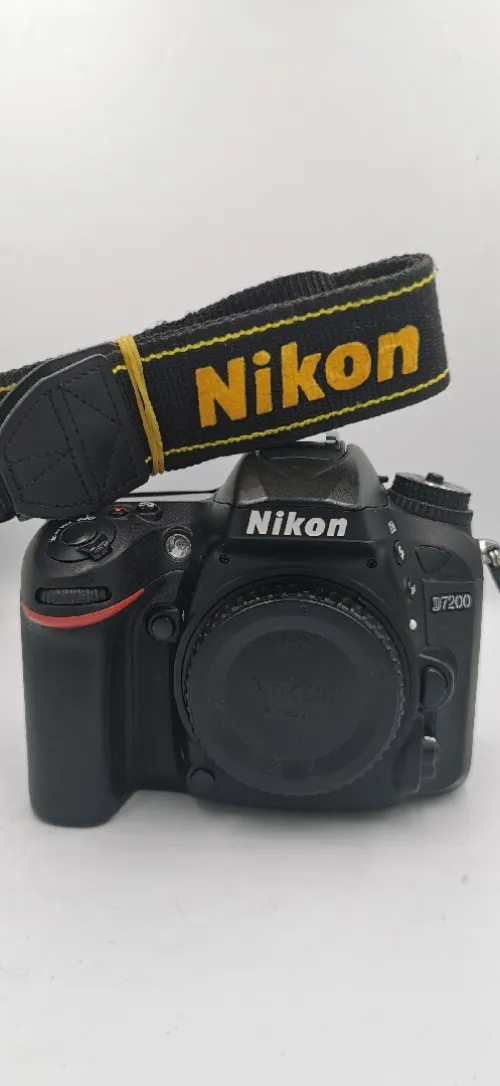 Nikon D7200 (8k clic) état neuf