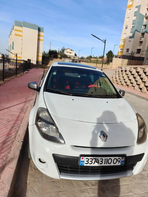 Renault Clio 3 2010 Night and day