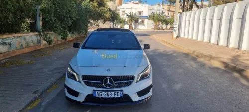 Mercedes CLA 2015 Coupé Exclusif + AMG 
