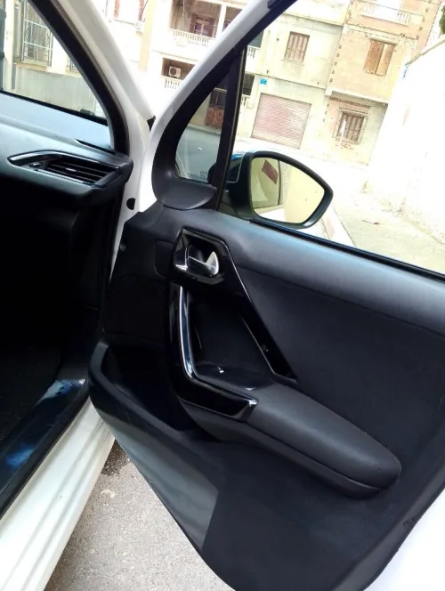 Peugeot 208 2019 Allure Facelift