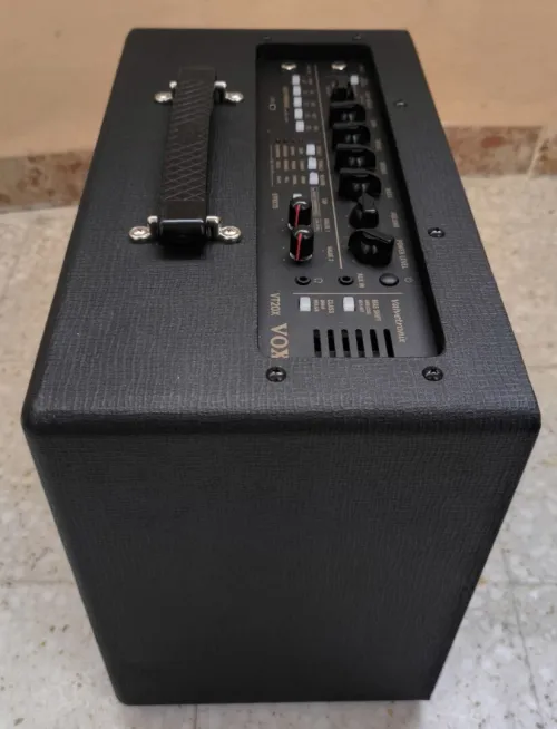 Ampli Guitare VOX Valvetronix VT20X  20W  Lampe Hybride