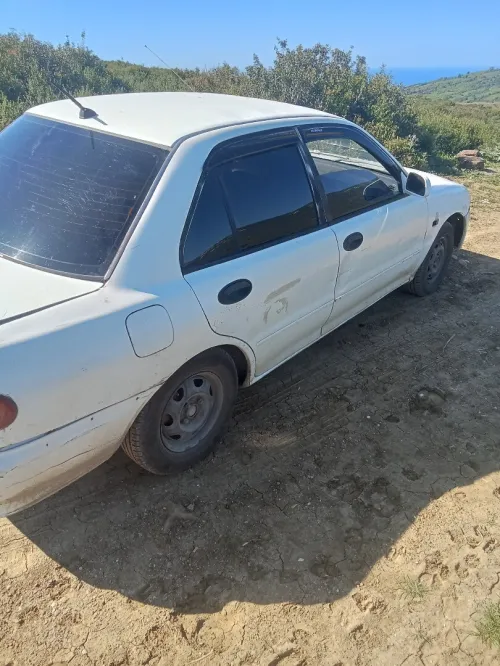 Mitsubishi Voiture 1994 La toute