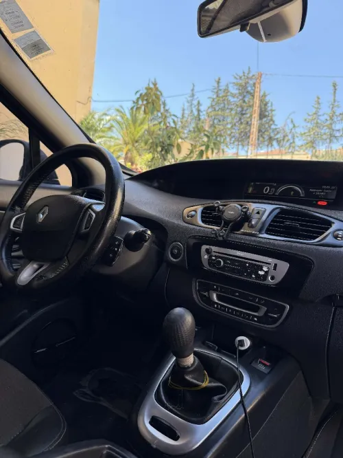 Renault Scenic 2013 Bosse