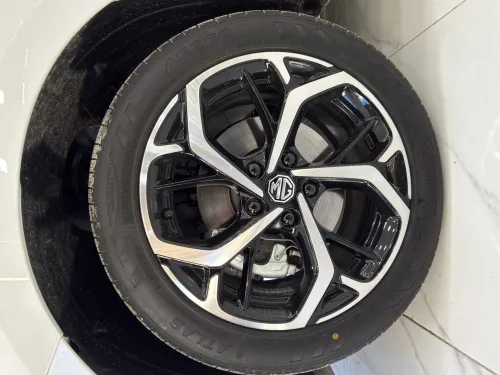 MG 5 2026 300 TGI