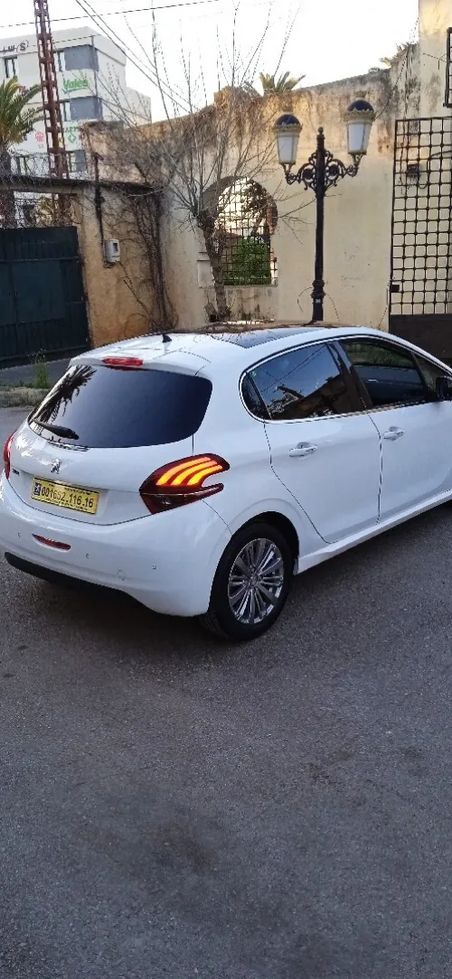 Peugeot 208 2016 Allure Facelift