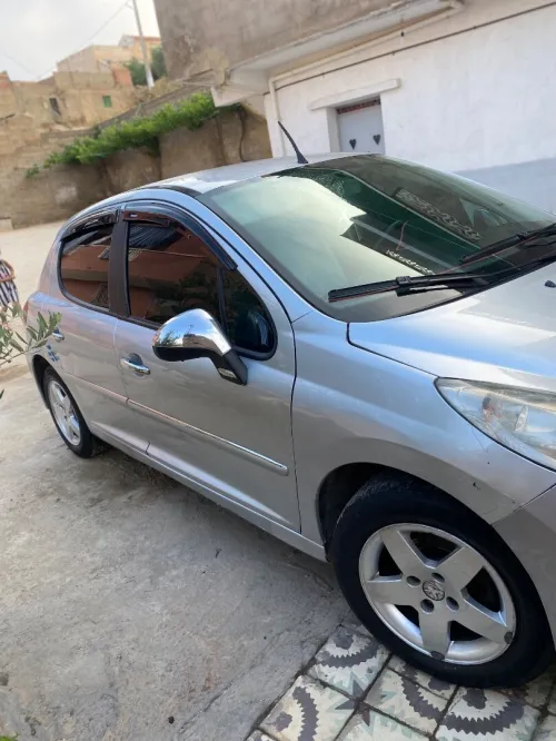 Peugeot 207 2011 