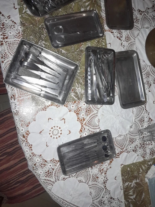 Petits materiels de chirurgie dentaire
