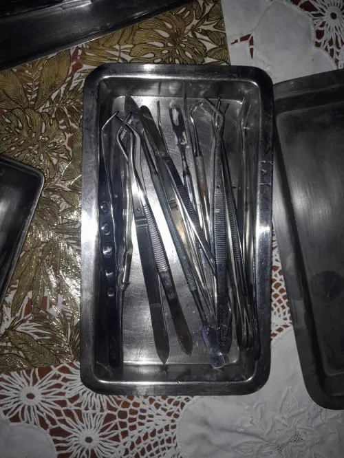 Petits materiels de chirurgie dentaire