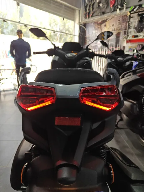 Yamaha + Xmax Tech Max 2026
