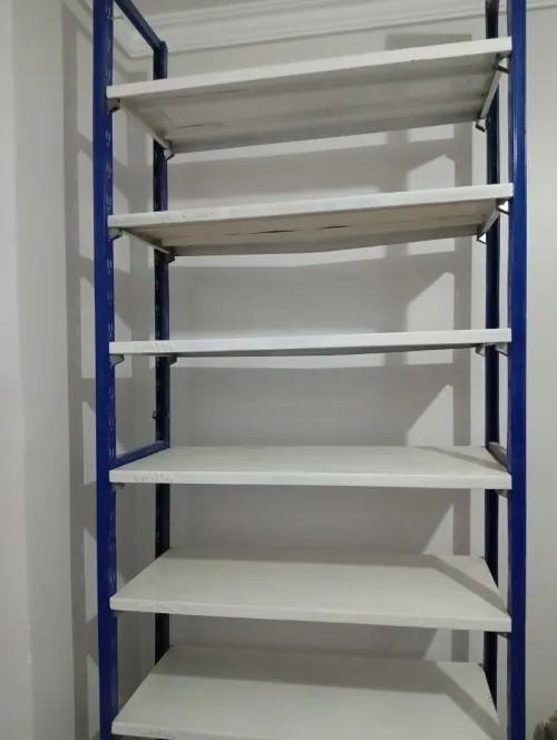 Étagère metalique et rayonnage . 