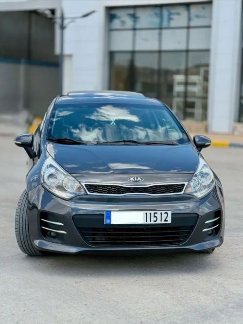 Kia Rio 5 portes 2015 Funny Facelift 