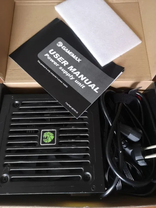 Alimentation gamemax 450w 78% efficiently.