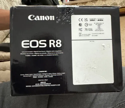 Canon eos r8