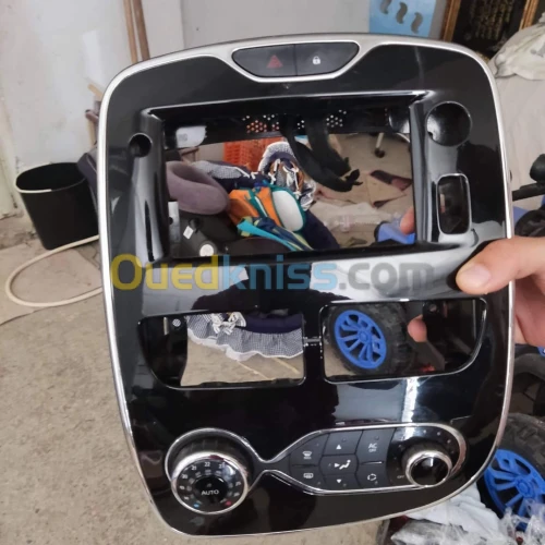 Console et Ecran clio4 