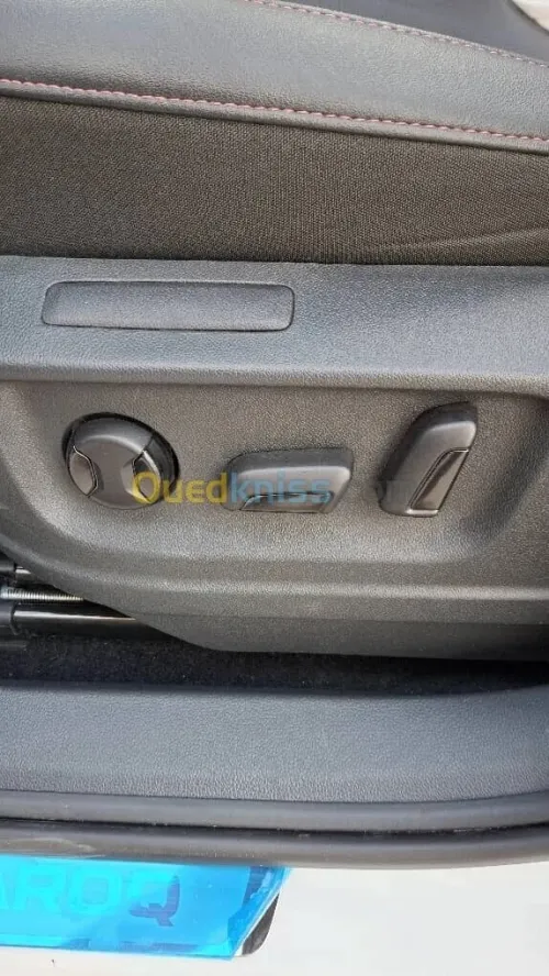 Skoda KAROQ 2025 Luxury