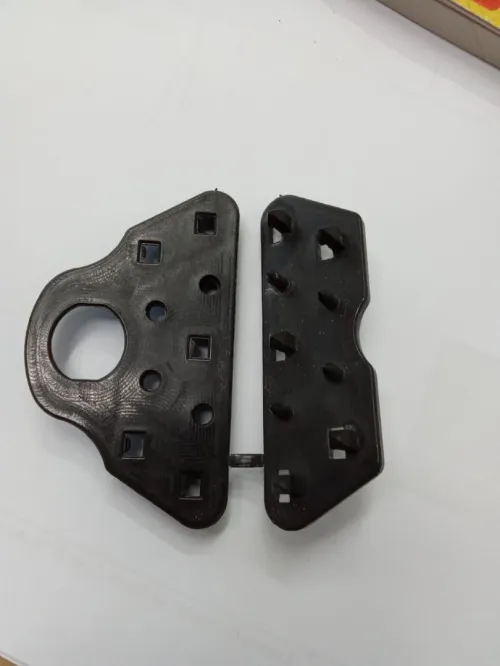 Attache pour filets anti grele, brise vue et filet d'ombrage