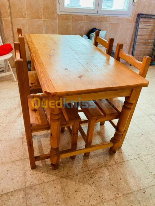 Table de cuisine en bois 