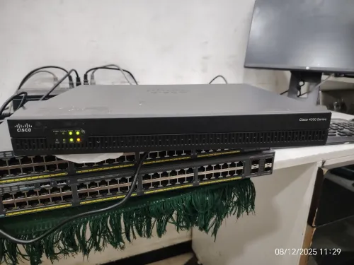 SWICH Cisco 2960 ISR4321