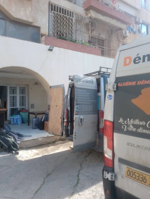 نقل والترحيل الاثاث وتفكيك و التركيب والتغليف TRANSPORT DÉMÉNAGE //