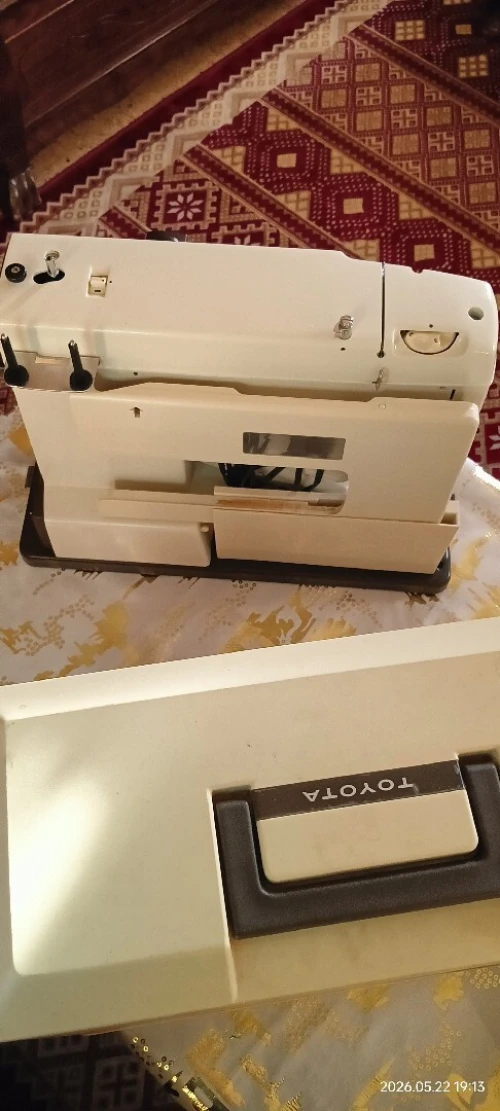 Machine a coudre Toyota - ماكنة خياطة