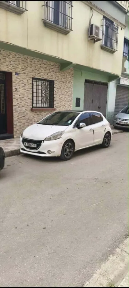 Peugeot 208 2015 Allure