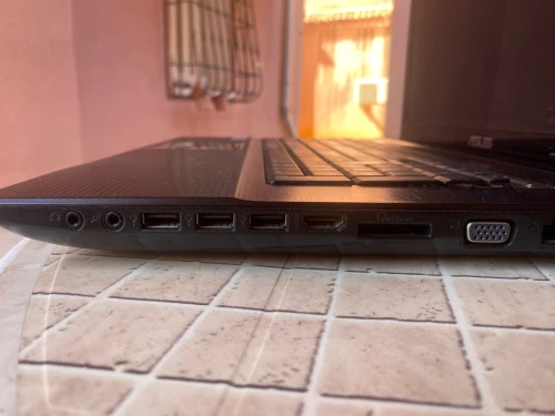 AZUS I3