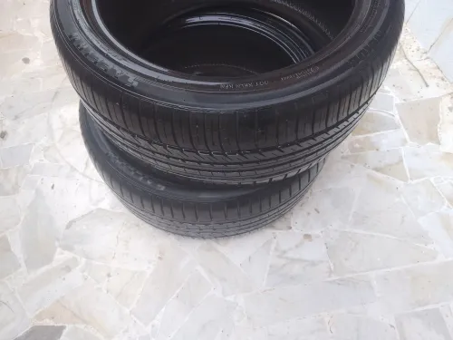 PNEUS 255/40ZR18