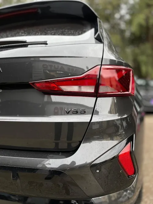 Volkswagen Jetta 2025 Vs5