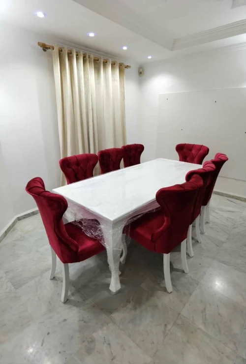 Table salle a manger 08 chaises