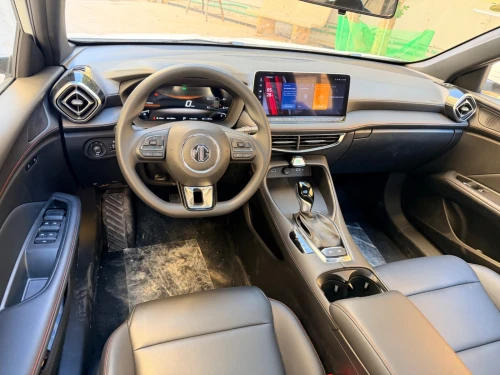 MG MG5 2026 Luxury