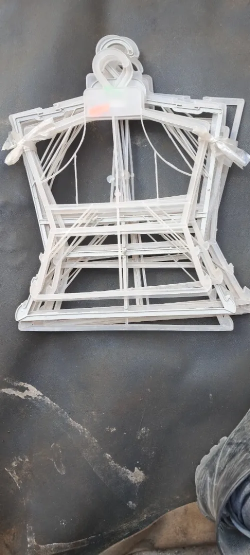 cintres en plastique,