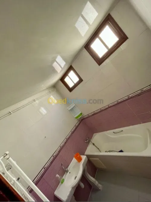 Location Appartement Niveau de villa F5 Alger Dely brahim