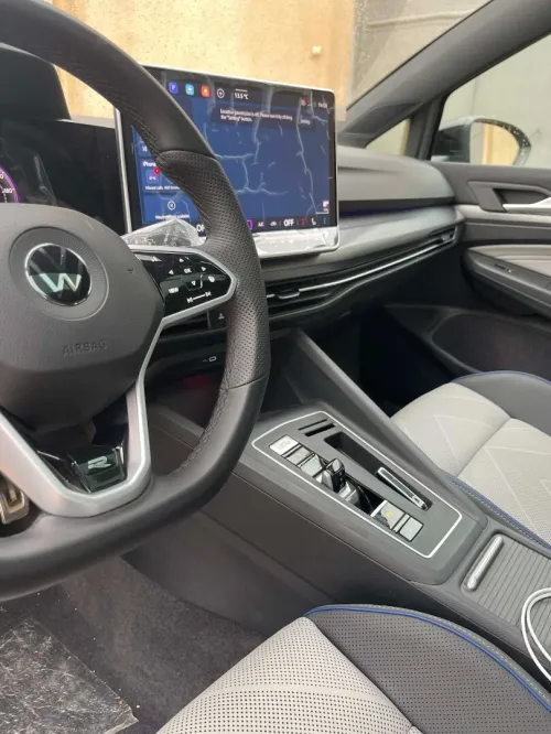 Volkswagen Golf 8 2025 R-Line