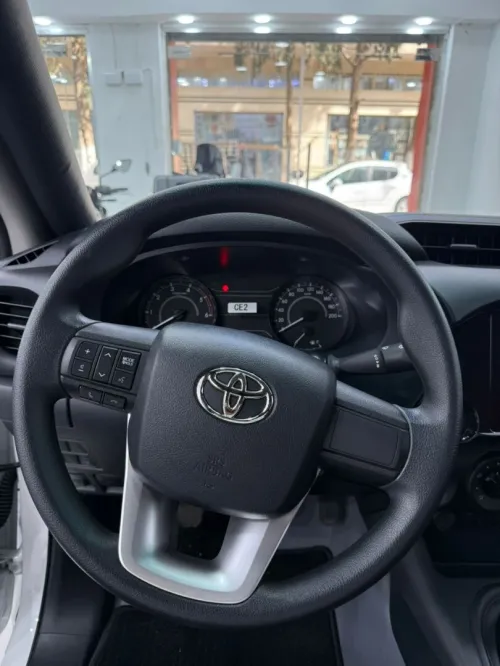 Toyota hilux 2025 