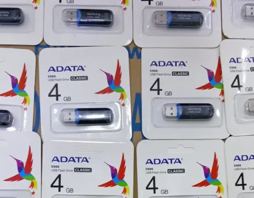FLASH DISQUE ADATA 4 GB  ASA 8 GB TOSHIBA 4 ET 8 GB