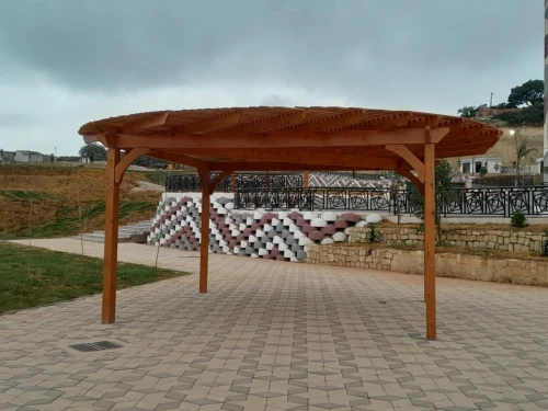 Pergola en bois rouge