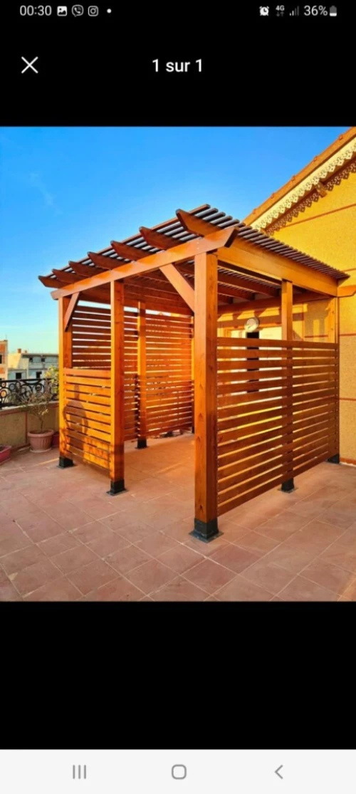 Pergola en bois rouge