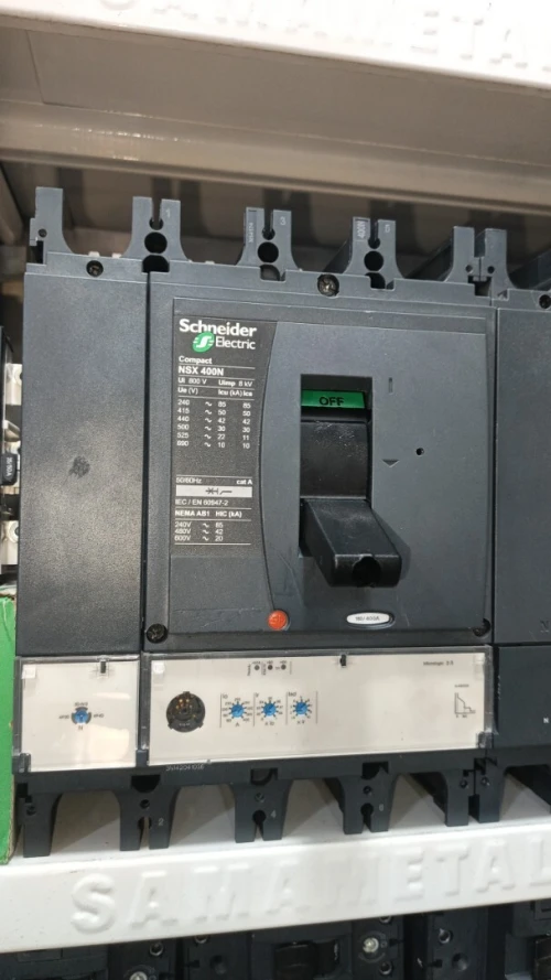 Disjoncteur nsx Schneider 400A