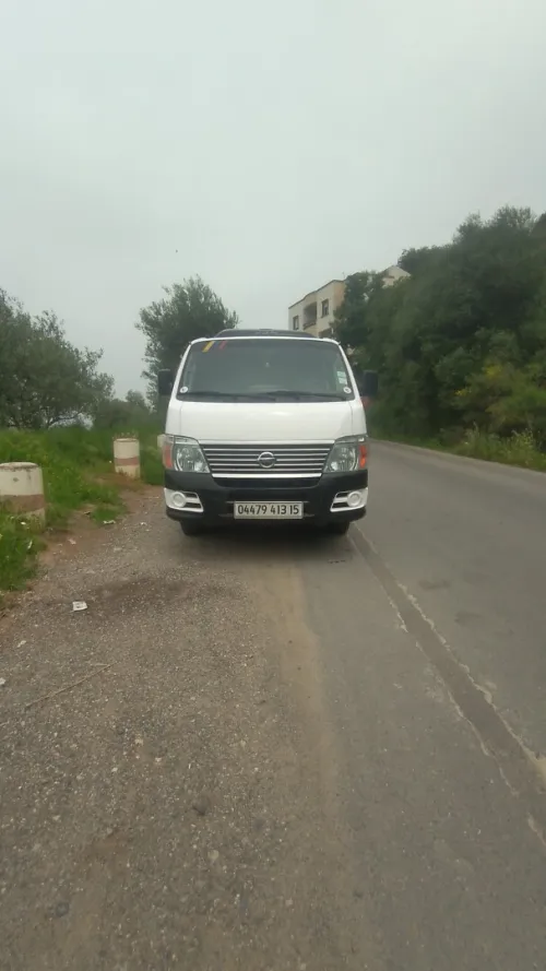 Nissan Urvan 2013